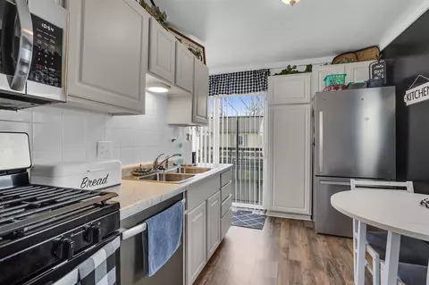 Kitchen - 945 Allen, Jackson, MI 49202 photo 1 of 3