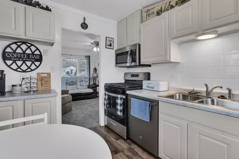 Kitchen - 945 Allen, Jackson, MI 49202 photo 3 of 3