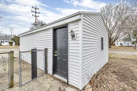 Exterior - 945 Allen, Jackson, MI 49202 photo 5 of 5