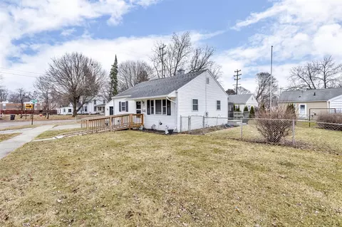 Exterior - 945 Allen, Jackson, MI 49202 photo 2 of 5