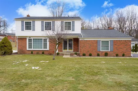 1525 Hampstead, Rochester, MI 48309