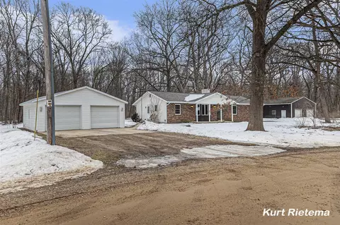 2641 41st, Allegan, MI 49010