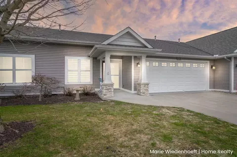 1276 Prestwick, Holland, MI 49423