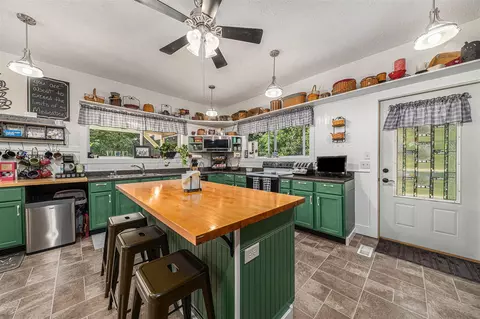 Kitchen - 11402 M-60, Three Rivers, MI 49093 photo 2 of 3