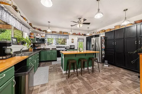 Kitchen - 11402 M-60, Three Rivers, MI 49093 photo 1 of 3
