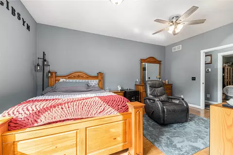 Bedroom - 11402 M-60, Three Rivers, MI 49093 photo 4 of 5