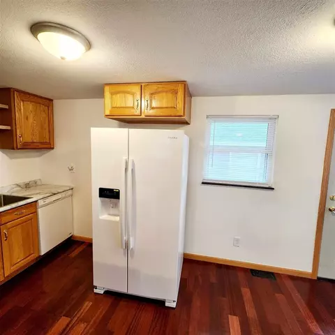 Kitchen - 3980 Juniper, Jackson, MI 49201 photo 4 of 4