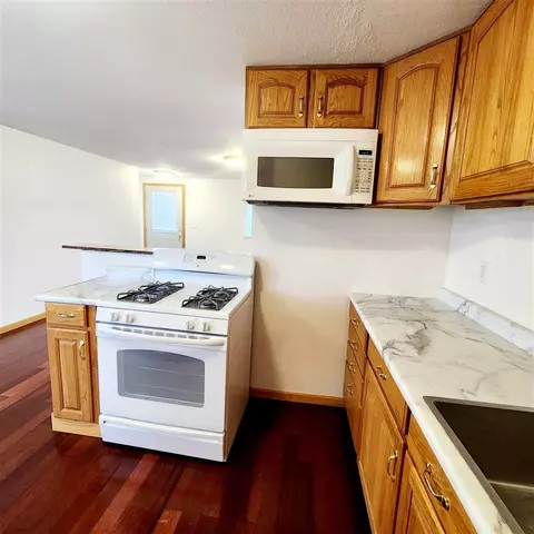 Kitchen - 3980 Juniper, Jackson, MI 49201 photo 3 of 4