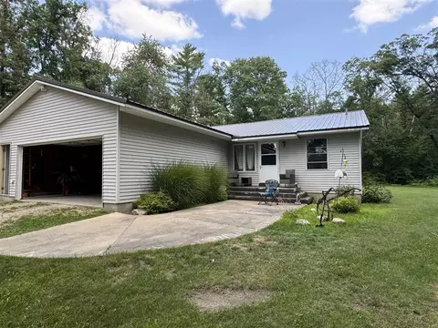 6474 Barberry, Newaygo, MI 49337