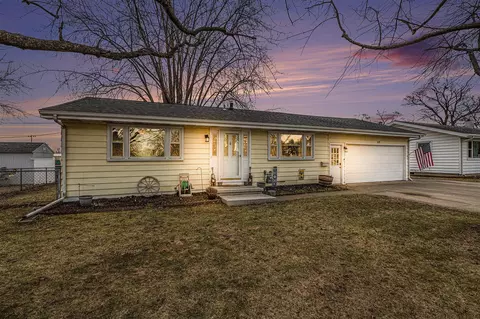 319 Coloma, Coloma, MI 49038