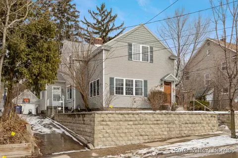 321 Page, Grand Rapids, MI 49505