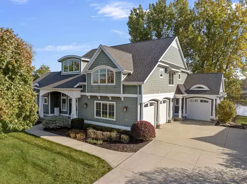565 Golden Bear, Saint Joseph, MI 49085