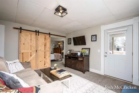 323 Lewis, Belding, MI 48809 photo 9