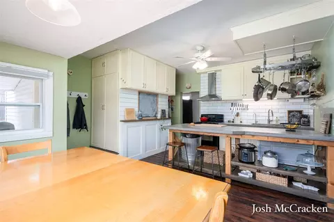 323 Lewis, Belding, MI 48809 photo 6