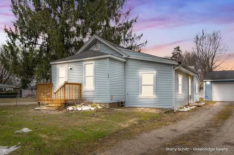 903 Gregg, Nashville, MI 49073