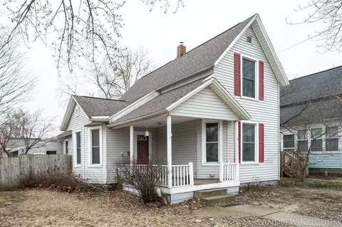 10 W 18th, Holland, MI 49423