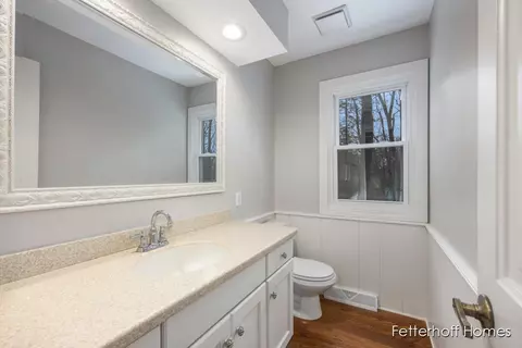 Bath - 1964 Timber Trail Dr, Ada, MI 49301 photo 1 of 6