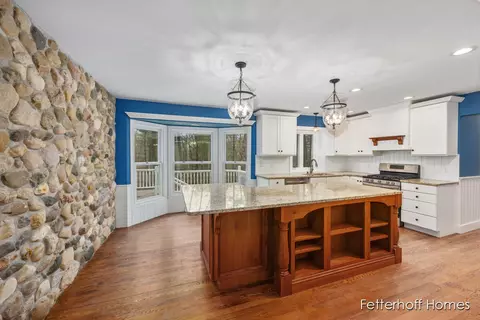 Kitchen - 1964 Timber Trail Dr, Ada, MI 49301 photo 4 of 8