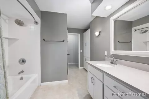 Bath - 1964 Timber Trail Dr, Ada, MI 49301 photo 5 of 6