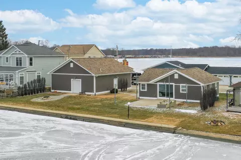 68210 Christiana, Edwardsburg, MI 49112