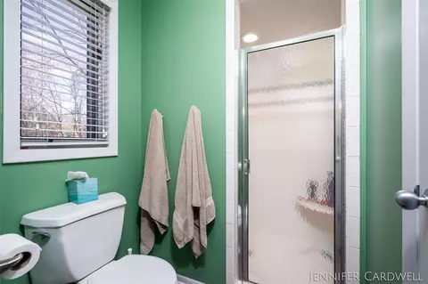 Bath - 7700 Kirkwall, Ada, MI 49301 photo 2 of 4