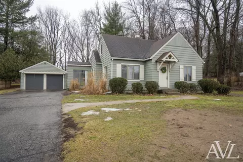 6548 Burton, Grand Rapids, MI 49546