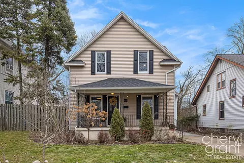 62 Lowell, Grand Rapids, MI 49503