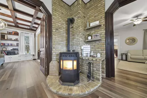 Entry Way - 8821 Buhl, Jerome, MI 49249 photo 1 of 7