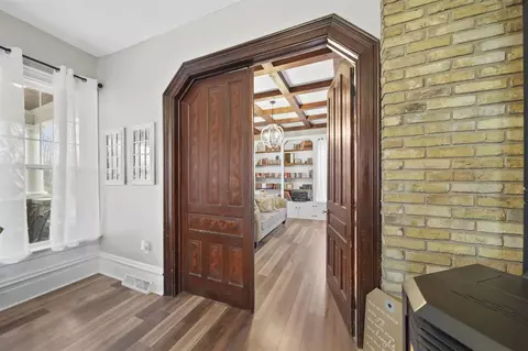 Entry Way - 8821 Buhl, Jerome, MI 49249 photo 2 of 7