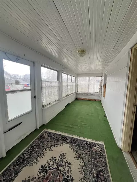 113 E Bird, Jackson, MI 49203 photo 2