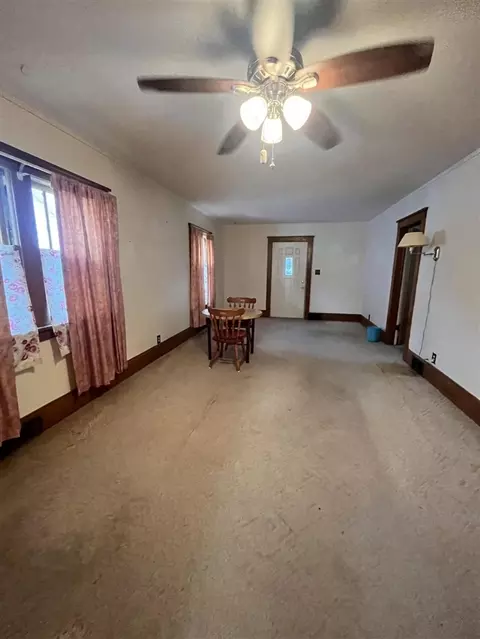 113 E Bird, Jackson, MI 49203 photo 4