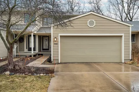 705 Woodcreek, Saline, MI 48176