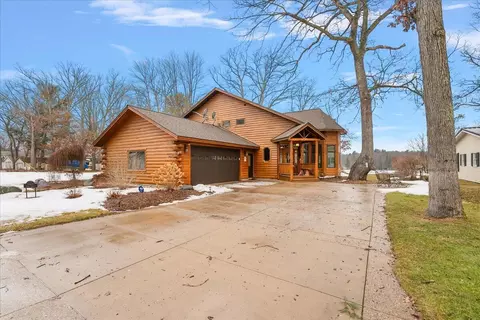 5421 S Front, Newaygo, MI 49337