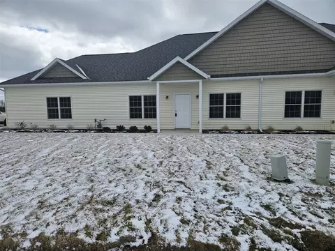1866 Peachtree, Stevensville, MI 49127