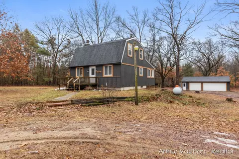 11820 Sandy Btm, Greenville, MI 48838