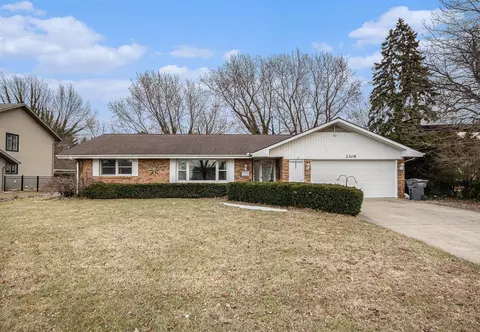 2209 Lakeshore, Saint Joseph, MI 49085