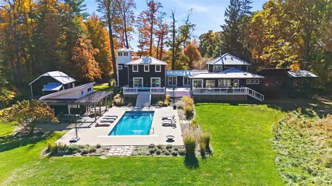8145 W East, Lakeside, MI 49116