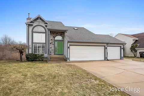 3324 Crystal Vly, Holland, MI 49424