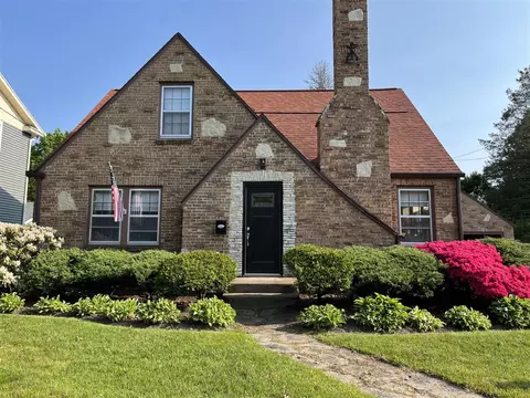 828 Superior, South Haven, MI 49090