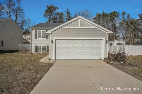 2006 Hillside #8, Greenville, MI 48838