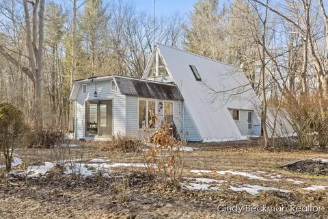 3574 122nd, Allegan, MI 49010