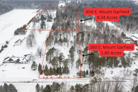 392 E Mt Garfield, Norton Shores, MI 49441