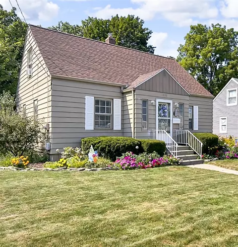 1038 S Bowen, Jackson, MI 49203