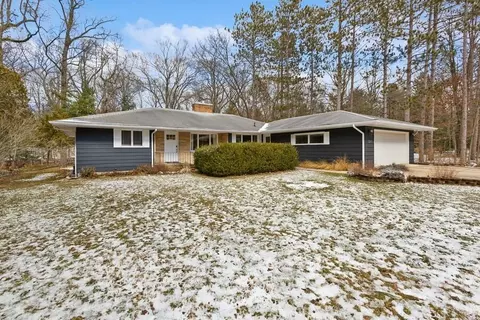 7211 Home, Harbert, MI 49115 photo 2
