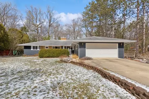 7211 Home, Harbert, MI 49115