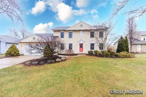 8674 Cedar Lk, Jenison, MI 49428