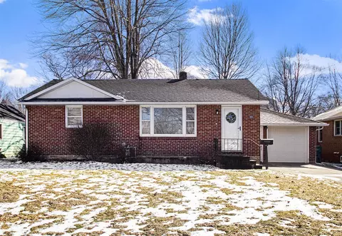 604 E Prairie Ronde, Dowagiac, MI 49047