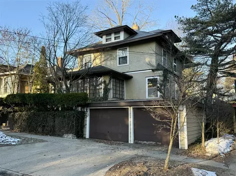 142 Monroe, Kalamazoo, MI 49006