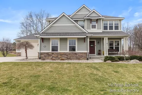 2944 S Saddle Rdg, Rockford, MI 49341