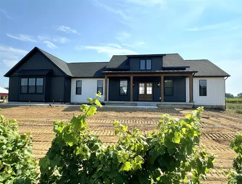 6171 122nd, Fennville, MI 49408